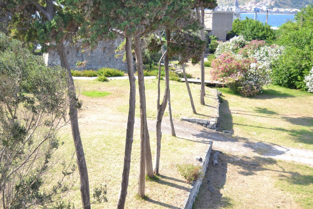Hotel Porto Azzurro Giardini Naxos Ngoại thất bức ảnh