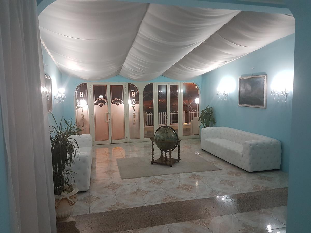 Hotel Porto Azzurro Giardini Naxos Ngoại thất bức ảnh
